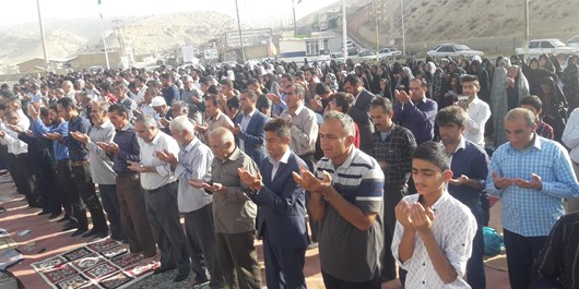 نماز با شکوه عید فطر در قلعه رئیسی برگزار شد+تصاویر