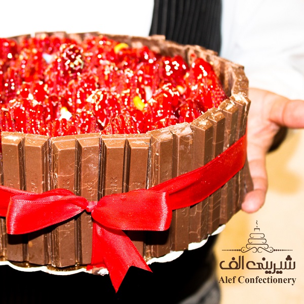 برگزاری جشن میلاد امام رضا (ع)  توسط مجموعه شیرینی الف شعبه یاسوج/پخت و توزیع کیک نیم تنی