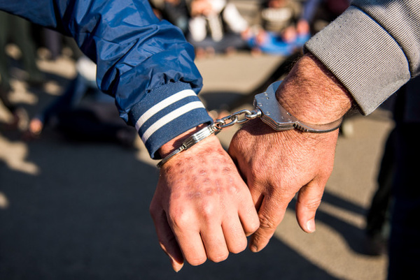 دستگیری 2 سارق خودرو در یاسوج / سارقان محتویات ‌24 خودرو را ربودند