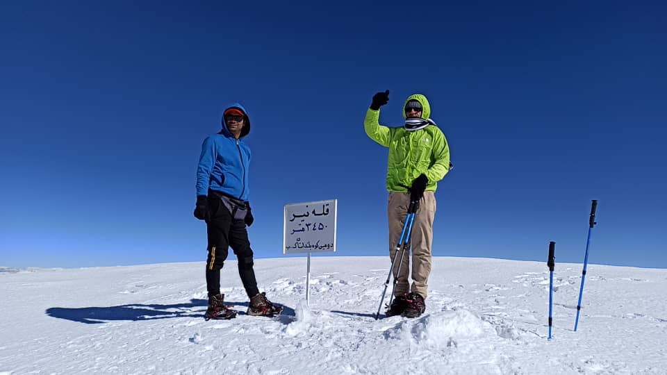 صعود سه تن از کوهنوردان دهدشتی به دومین کوه بلند استان کهگیلویه و بویراحمد
