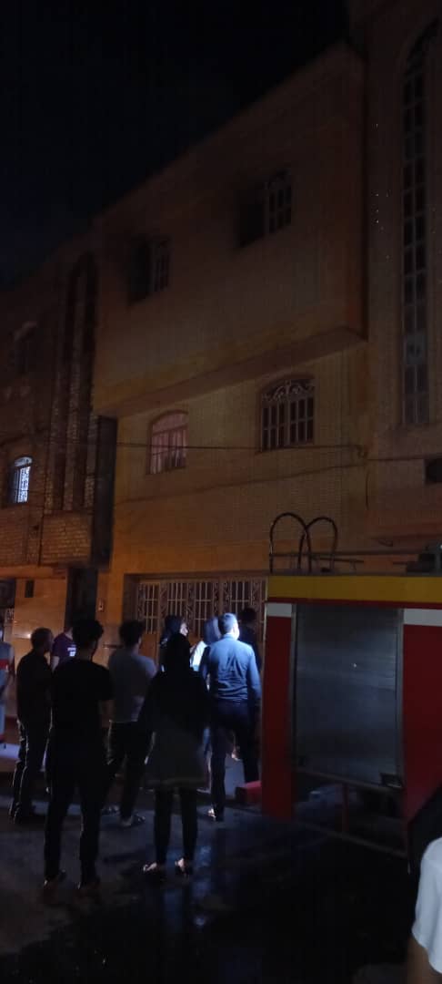روشن بودن اتو در نبود صاحب خانه منزلی در شیراز را به آتش کشید