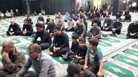 عزاداری شب چهارم در حسینیه ثارالله شهر دهدشت به روایت تصویر
