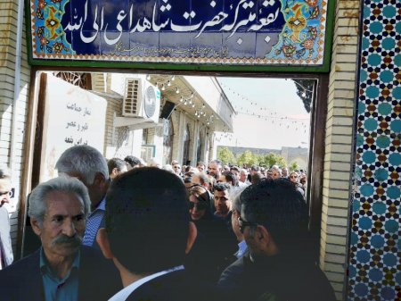 گزارش تصویر تشییع ملک پورخان باشتی در شیراز با حضور اقشار مختلف