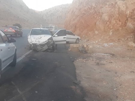 تصادف شدید و دو نصف شدن پراید در جاده یاسوج-دشتروم/تصاویر