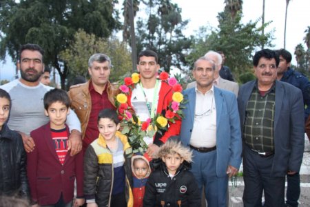 استقبال از دارنده مدال طلای جام بین المللی کشتی روز جهانی کودک در دهدشت