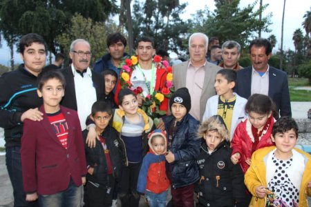 استقبال از دارنده مدال طلای جام بین المللی کشتی روز جهانی کودک در دهدشت