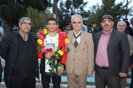 استقبال از دارنده مدال طلای جام بین المللی کشتی روز جهانی کودک در دهدشت