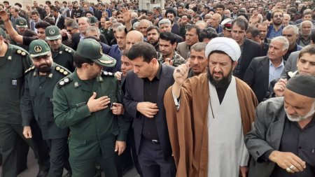خروش نمازگزاران دهدشتی در محکومیت ترور سردار سلیمانی