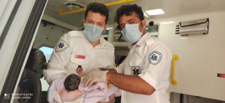 تولد نوزاد در آمبولانس 115 شهرستان چرام/تصاویر