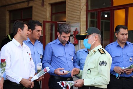 گزارش تصویری/ فرماندهی انتظامی گچساران از آتش نشانان دوگنبدان قدردانی کرد