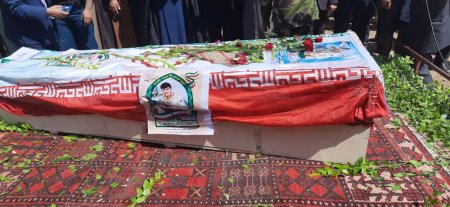 گزارش تصویری از مراسم تشییع و خاکسپاری پیکر شهید بویر در روستای الگن شهرستان کهگیلویه