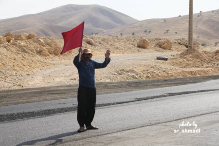 بازدید میدانی حجت الاسلام موحد از پروژه آسفالت دهدشت-چرام/تصاویر