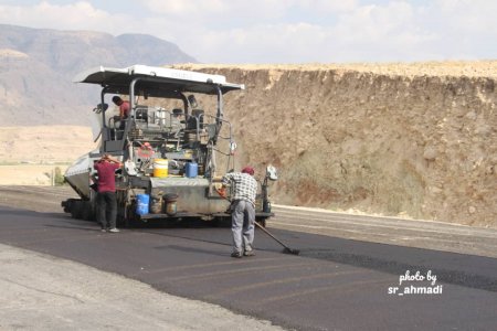 بازدید میدانی حجت الاسلام موحد از پروژه آسفالت دهدشت-چرام/تصاویر