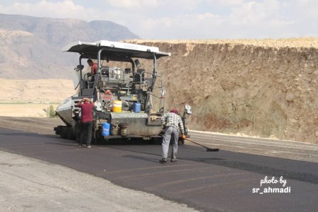 بازدید میدانی حجت الاسلام موحد از پروژه آسفالت دهدشت-چرام/تصاویر