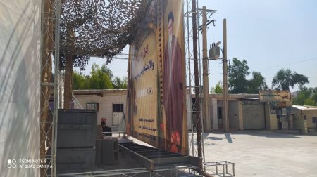 تصاویر/آماده‎سازی محل برگزاری مراسم یادواره ۶۶ شهید بخش چاروسا
