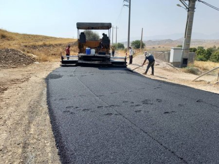 آسفالت راه روستایی محمد آباد بخش مرکزی شهرستان کهگیلویه+تصاویر