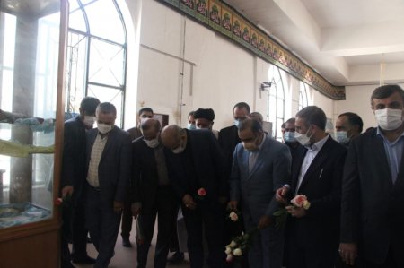 ادای احترام وزیر کشور به مقام شامخ شهدا در گلزار شهدای یاسوج