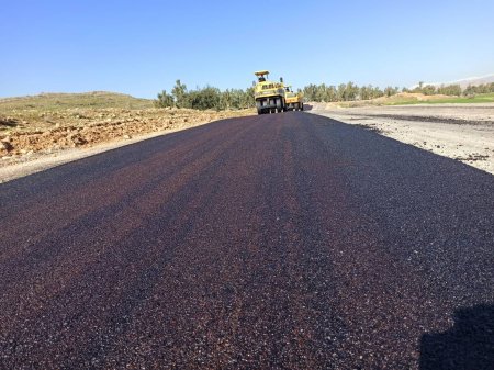 فرماندار شهرستان کهگیلویه خبر داد:آغاز عملیات بهسازی و آسفالت روستاهای بی منجگان-برآفتاب روشن آباد و اکبرآباد بخش مرکزی/تصاویر