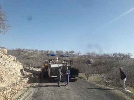 آسفالت راه روستایی مناطق زیارتی و سیاحتی امامزادگان سید اسدالله و سیدابراهیم (ع)شهرستان بهمئی