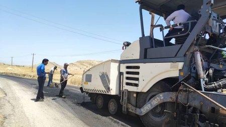 انقلاب در نهضت آسفالت راه های روستایی شهرستان کهگیلویه:  آغاز عملیات اجرایی روکش آسفالت محور روشن آباد-بوآ /تصاویر