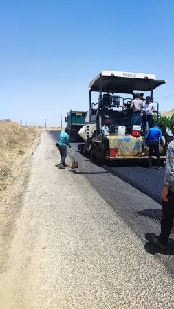 انقلاب در نهضت آسفالت راه های روستایی شهرستان کهگیلویه:  آغاز عملیات اجرایی روکش آسفالت محور روشن آباد-بوآ /تصاویر