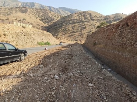 فرماندار شهرستان کهگیلویه خبر داد:آغاز عملیات اجرایی بهسازی و آسفالت راه ارتباطی قلعه دختر-قلعه رئیسی/تصاویر