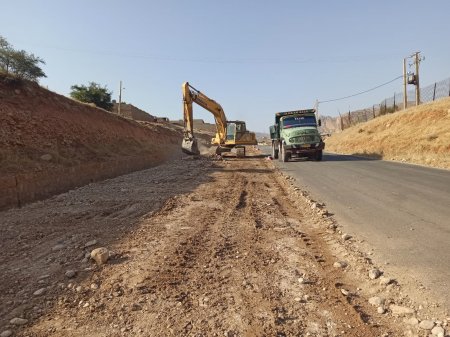 فرماندار شهرستان کهگیلویه خبر داد:آغاز عملیات اجرایی بهسازی و آسفالت راه ارتباطی قلعه دختر-قلعه رئیسی/تصاویر