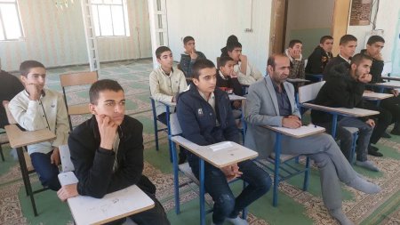 محفل انجمن شعر در دبیرستان شهید دانشخواه قلعه رئیسی برگزار شد/تصاویر 
