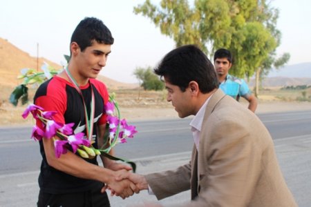 نوجوان دهدشتی قهرمان بوکس کشور شد +تصاویر