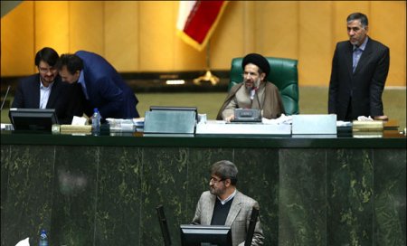 جزئیات حمله فیزیکی به علی مطهری در مجلس +عکس