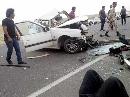 تصادف خونین در محور بوشهر ـ گناوه/ ۵ نفر کشته شدند+ تصاویر
