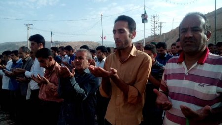 امام جمعه قلعه‌رئیسی:وظیفه ما دفاع از مردم مظلوم یمن است+گزارش تصویری نمازعیدفطر