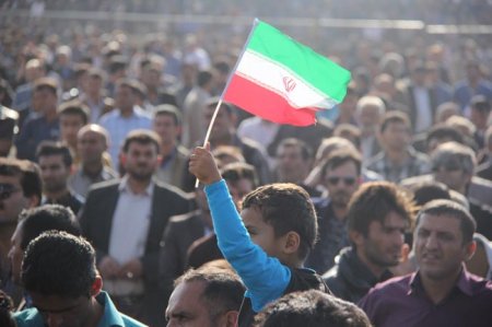 ورزشگاه شهر لیکک مملو از مشتاقان سید محمد موحد/بهمئی  گچساران کهگیلویه است /هیچ وزیری سراغ ندارید که موحد رانشناسد+گزارش تصویری