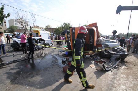 11 کشته و زخمی حاصل تصادف زنجیره ای در بولوار امیرکبیر شیراز !+تصاویر