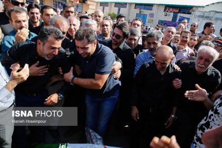 گلبارنژاد در آرامگاه ابدی آرام گرفت/ استقبال پرشور مردم شیراز از جانباز پارالمپیکی با مداحی پیروانی+تصاویر