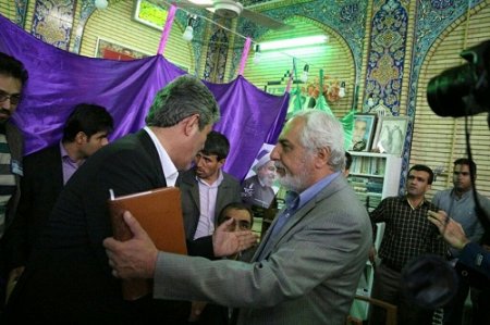 وزیر بهداشت در جمع حامیان دکتر روحانی در گچساران +تصاویر