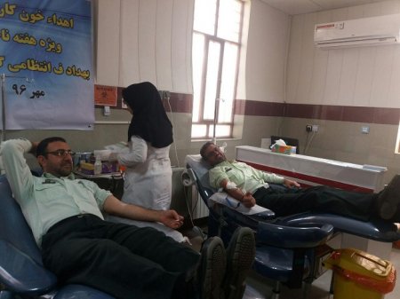 به مناسبت هفته ناجا؛کارکنان نيروي انتظامي گچساران خون خود را اهدا كردند+تصاویر