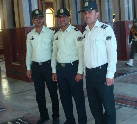 نیروی انتظامی گچساران به شهدای هشت سال دفاع مقدس ادای احترام کردند