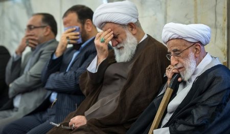 حضور محمود احمدی نژاد در مراسم ترحیم آیت‌الله حائری شیرازی +تصاویر