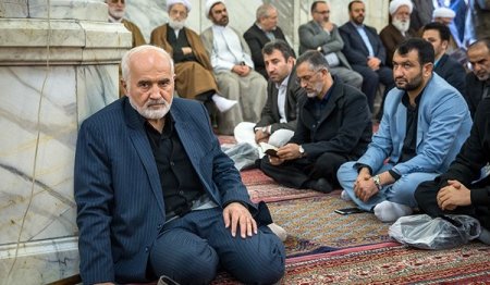 حضور محمود احمدی نژاد در مراسم ترحیم آیت‌الله حائری شیرازی +تصاویر