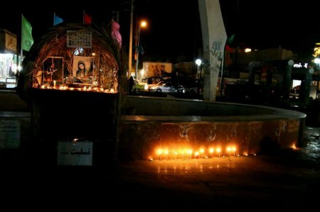 روشن کردن شمع به یاد جانباختگان سانحه نفتکش سانچی در دهدشت/تصاویر