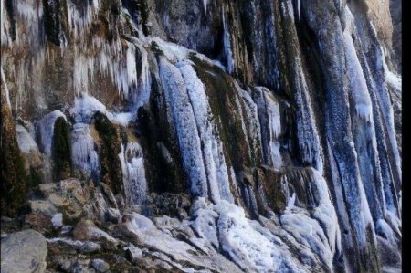 زیباترین آبشار خاورمیانه  (مارگون)یخ زد! + عکس