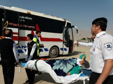 33نفر از مصدومان حادثه واژگونی اتوبوس زائران امام رضا به گچساران منتقل شدند