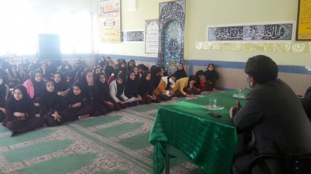 طرح آموزشی پیام آوران ایثار در دبیرستان دخترانه شاهد دهدشت برگزار شد/تصاویر