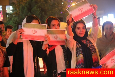 شادی مردم شیراز پس از تساوی ایران برابر پرتغال +تصاویر