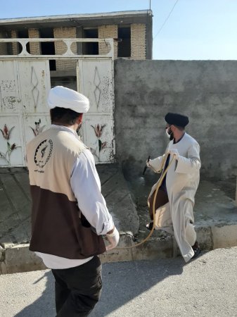 گزارش تصویری از خدمت‌رسانی طلاب جهادی روستای طولیان کهگیلویه برای مقابله با کرونا