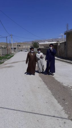 گزارش تصویری از خدمت‌رسانی طلاب جهادی روستای طولیان کهگیلویه برای مقابله با کرونا