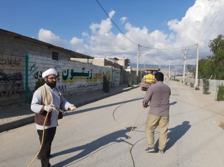 گزارش تصویری از خدمت‌رسانی طلاب جهادی روستای طولیان کهگیلویه برای مقابله با کرونا