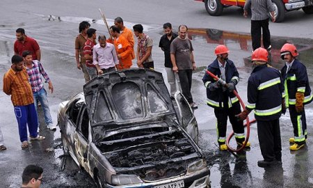 آتش گرفتن خوروپژو پارس در پمپ بنزین شهر دوگنبدان+عکس